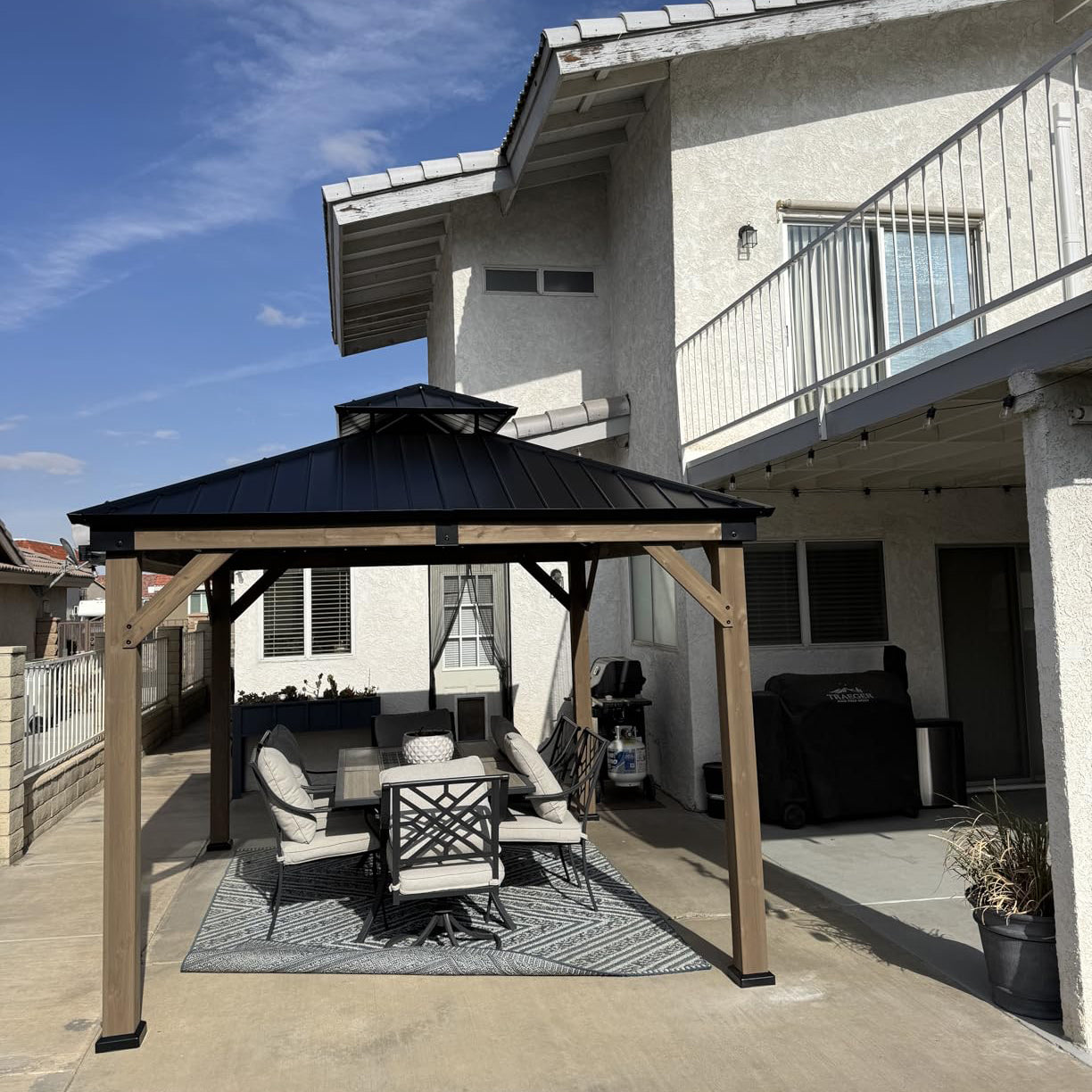 Hardtop Cedar Wood Gazebo