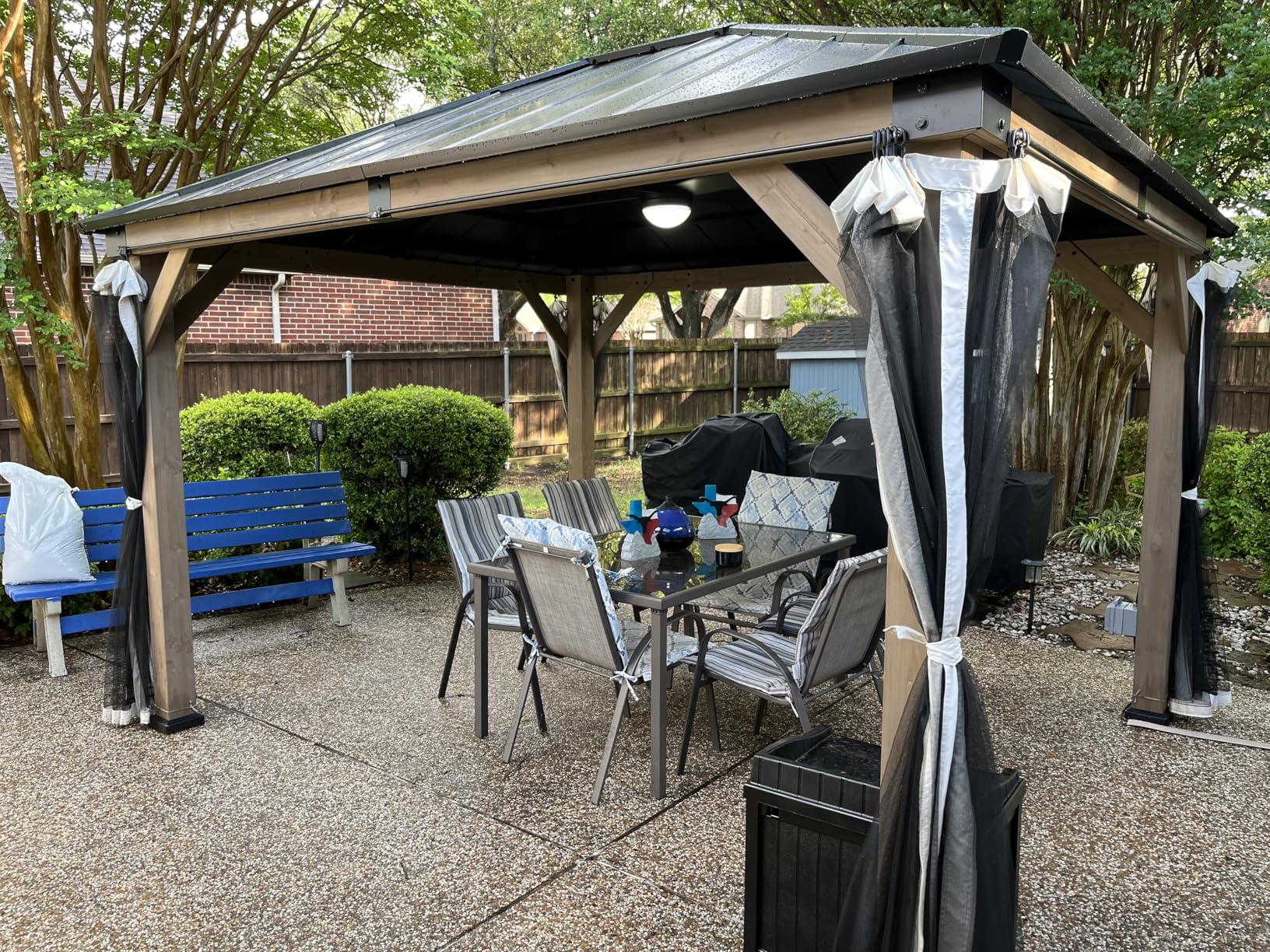 Hardtop Cedar Wood Gazebo