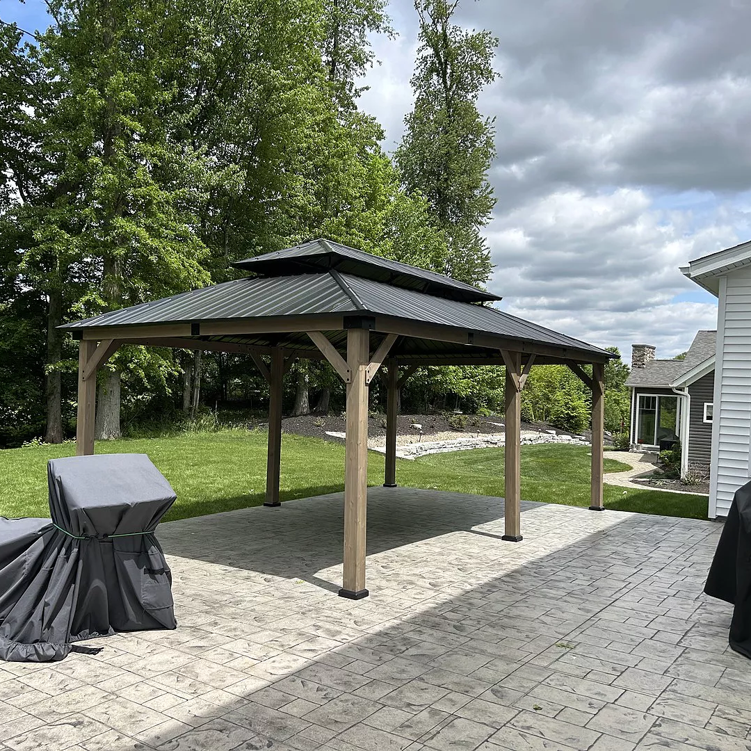 Hardtop Cedar Wood Gazebo