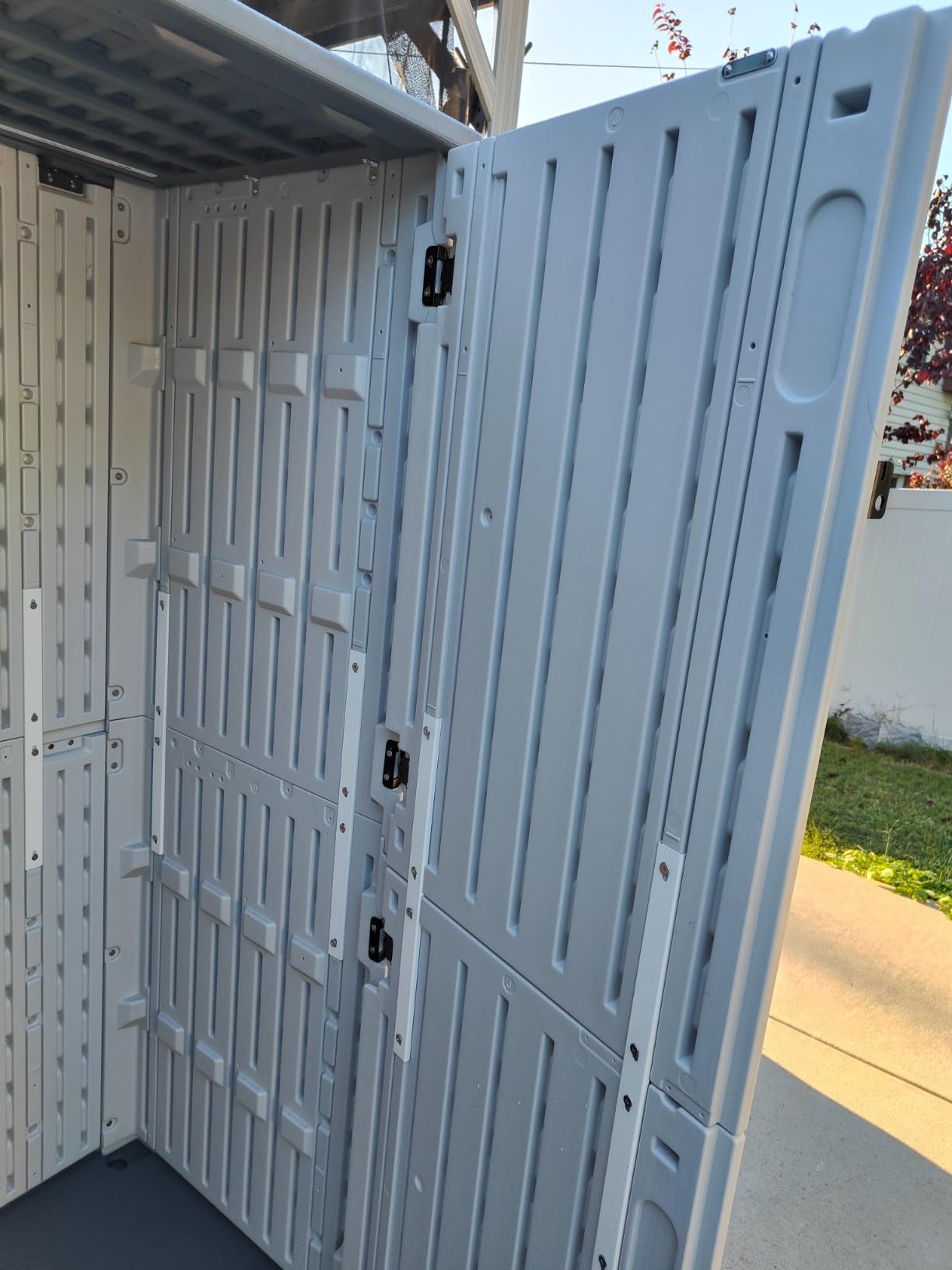 Resin Utility Storage Cabinet with Floor