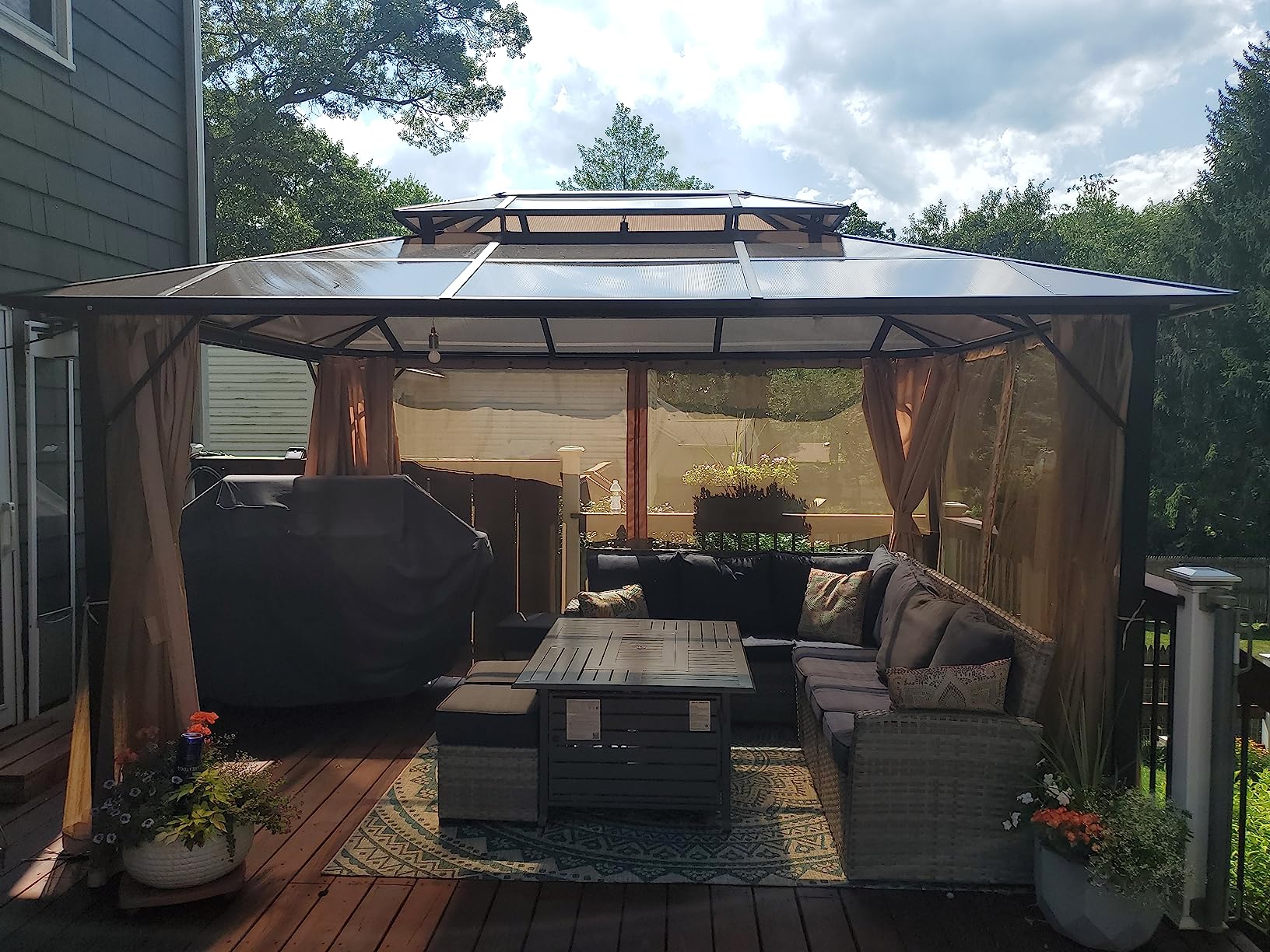 Polycarbonate Hardtop Gazebo