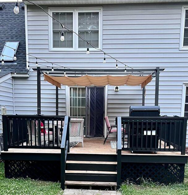 Retractable Pergola with Sun Shade Cover