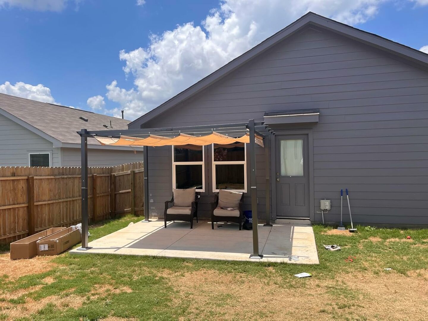 Retractable Pergola with Sun Shade Cover